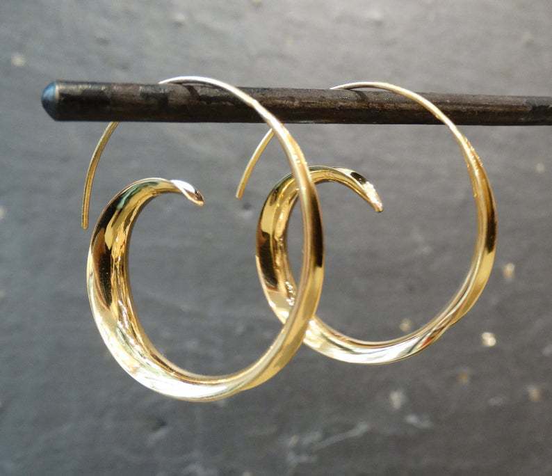 Personalized Round Spiral Leaf Lady Design Ear Studs