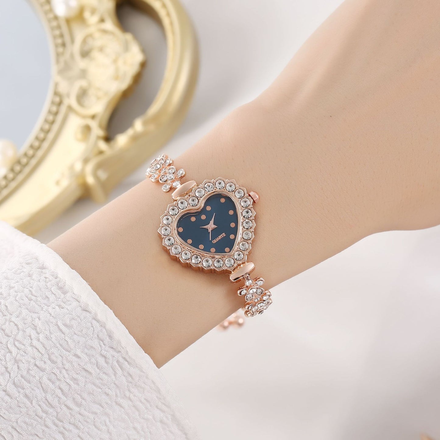 Flower Chain Diamond-embedded Women's Elegant Watch